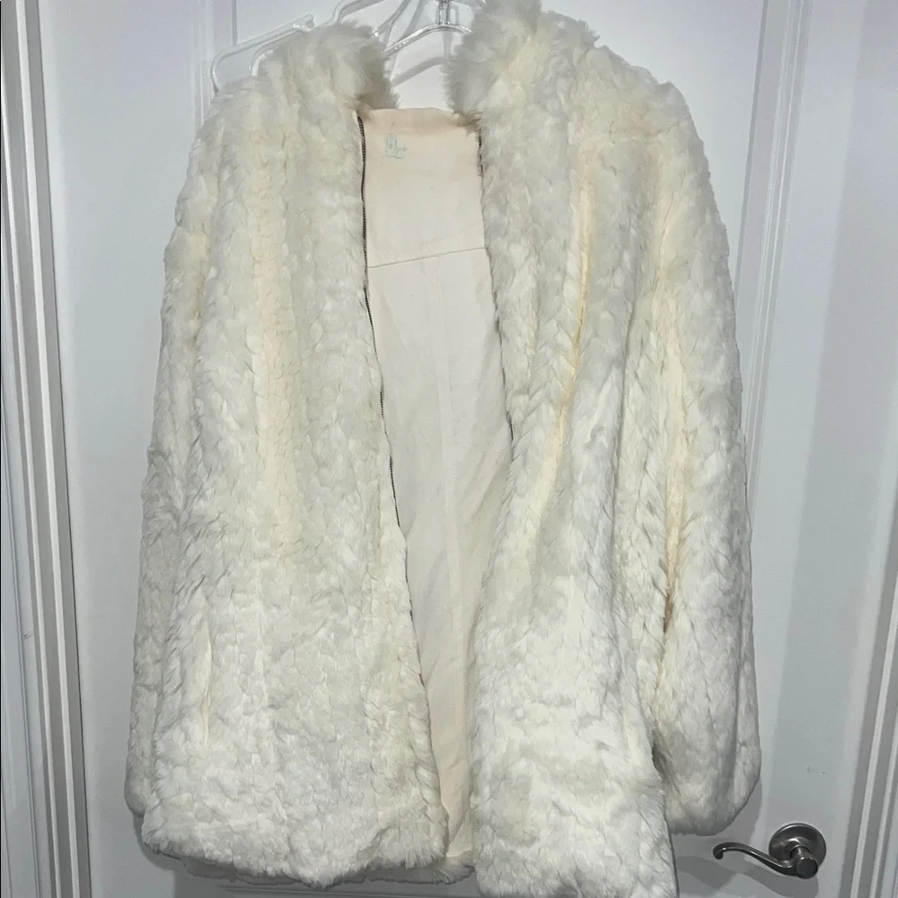 Women’s heavy faux fur cream dress coat - Picture 2 of 3